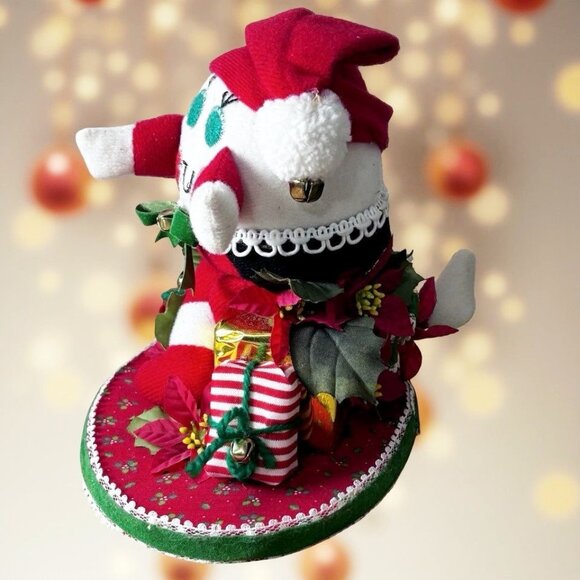 Musical Handcrafted Christmas Elf Doll Decoration Soft Sculpture - Picture 3 of 5